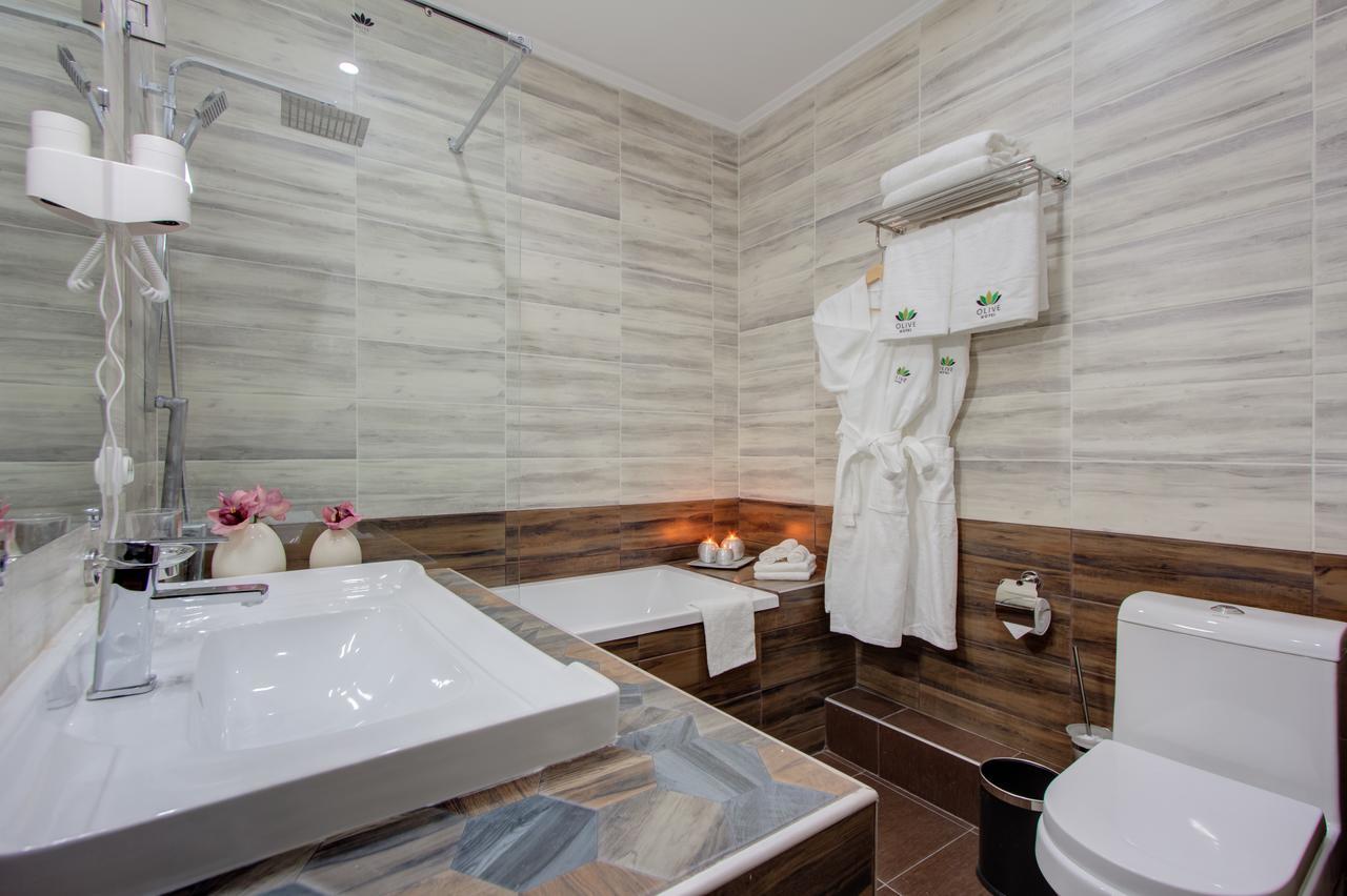 Olive Hotel Bishkek Exteriör bild