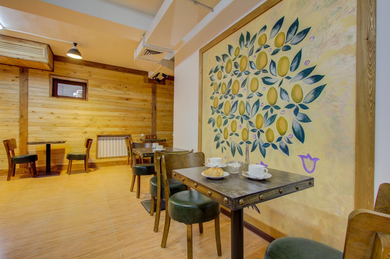 Olive Hotel Bishkek Exteriör bild